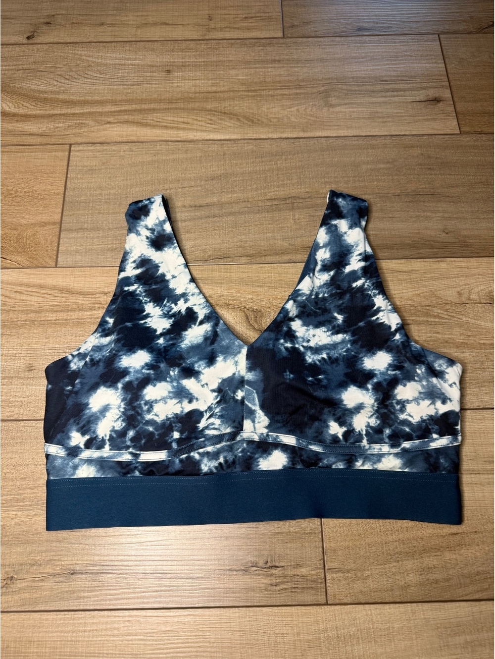 Fabletics Tie Dye Sports Bra Medium Blue White Adjustable Strap Longline